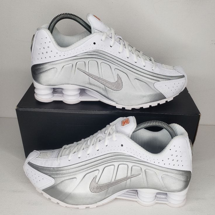 Nike Shox R4